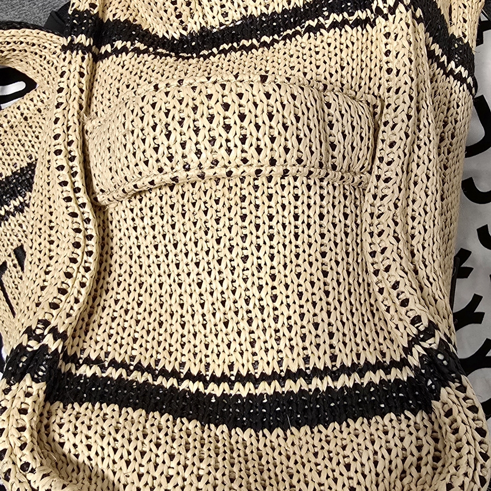 Marc Jacobs Black and Tan Geometric Tote. Cute bag for fall! - Picture 8 of 13
